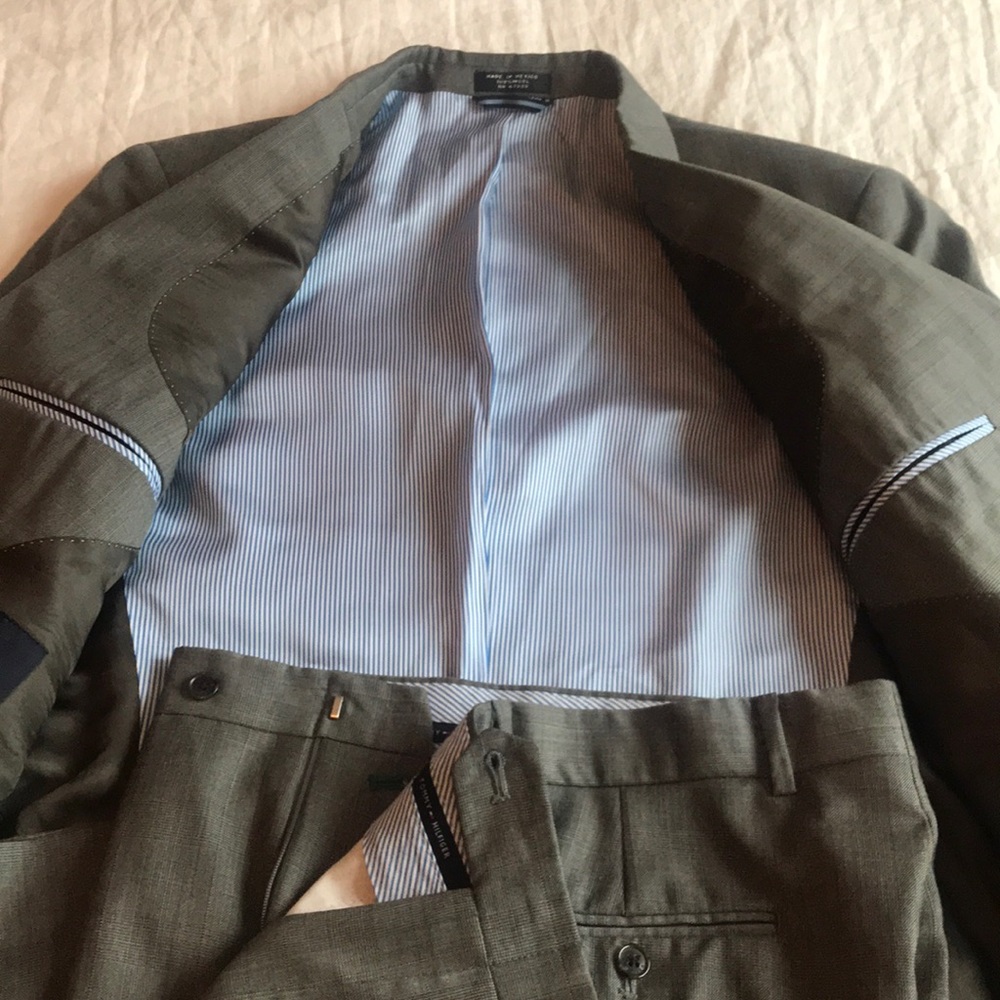 Tommy Hilfiger 100% Wool 2pc custom suit